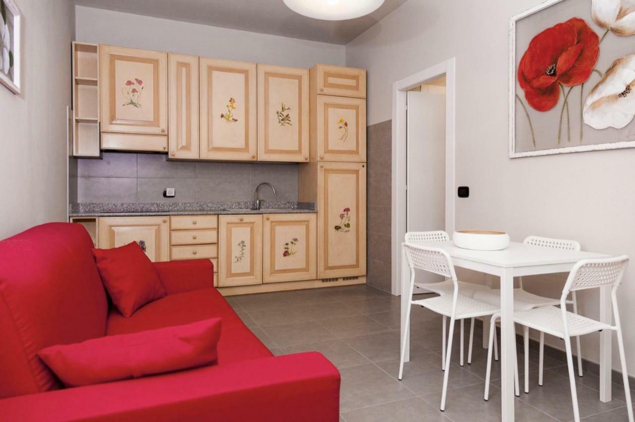 Riviera Hub Hotel Cisano sul Neva Luaran gambar